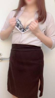秋山りお 25歳