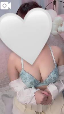 葉月えれな 20歳