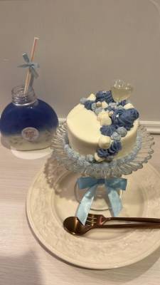 藤堂ユリカ 21歳