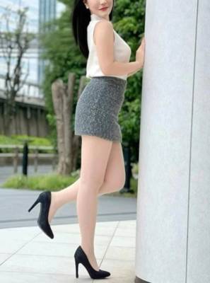 周東みはる 28歳