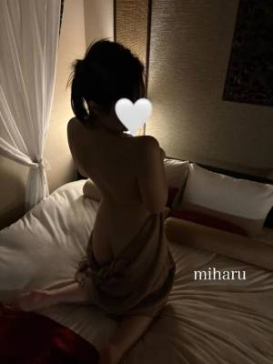 周東みはる 28歳