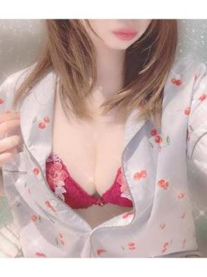 芹沢りり 31歳