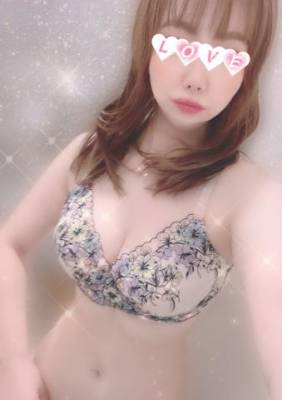 芹沢りり 31歳