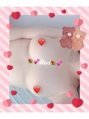 芹沢りり 31歳