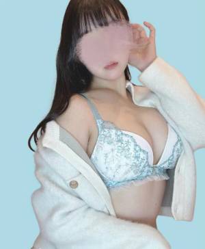 東雲ましろ 28歳