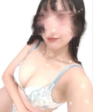 東雲ましろ 28歳