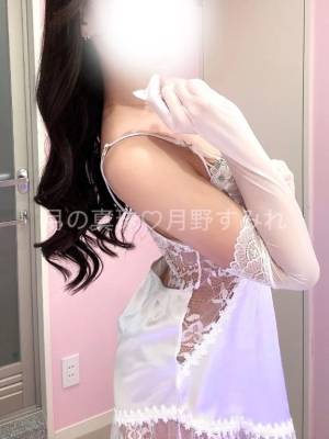 月野すみれ 28歳