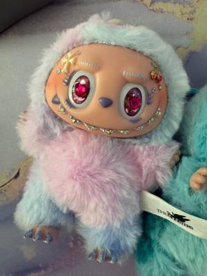 三島れいか 25歳