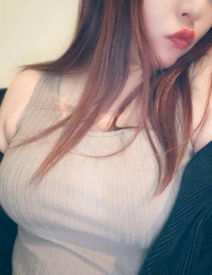 しおん 24歳