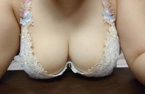 えり 24歳