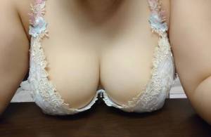 えり 24歳