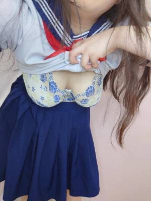 えり 24歳
