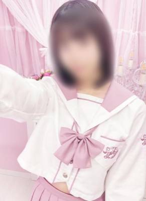 まな 20歳