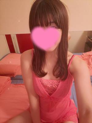 なな 18歳