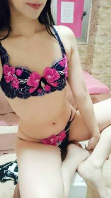 アイナ 28歳