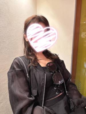 美月 葵 23歳