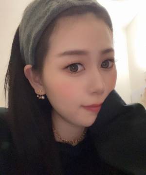 シオリ 23歳