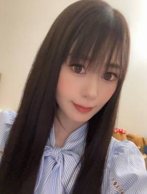 シオリ 23歳
