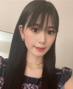 シオリ 23歳