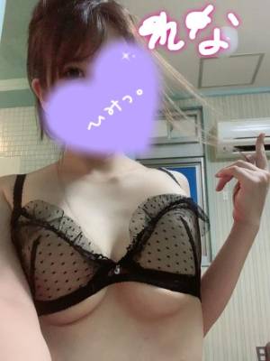 レナ 23歳