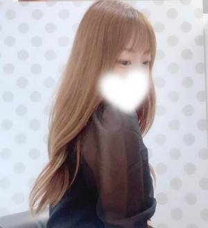エマ 27歳