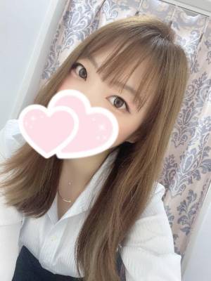エマ 27歳