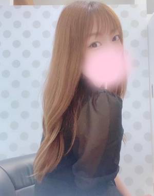 エマ 27歳