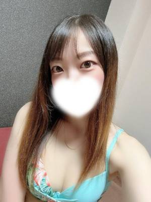 エマ 27歳