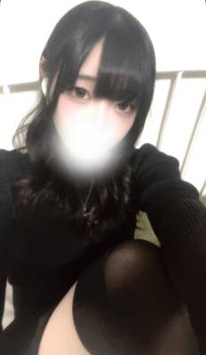 アノ 18歳