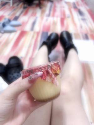 アノ 18歳