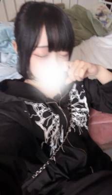 アノ 18歳