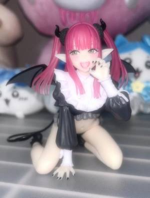 アノ 18歳
