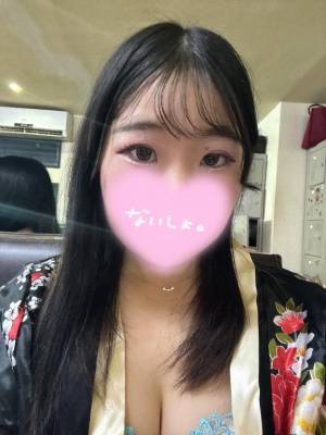 なこ 22歳