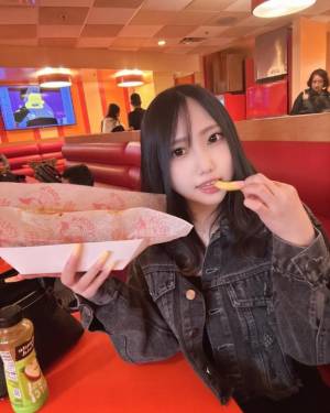 こなん 20歳