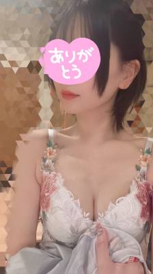 れい 23歳