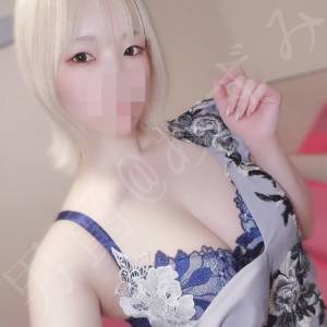 あずみ 24歳