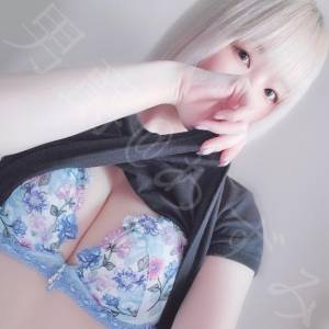 あずみ 24歳