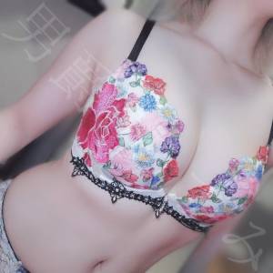 あずみ 24歳