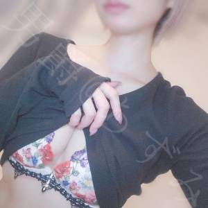 あずみ 24歳