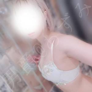 あずみ 24歳