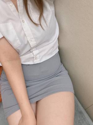 西原りょうか 27歳