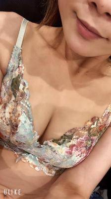 ネオン 26歳