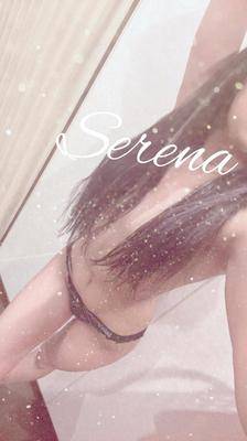 セレナ 27歳