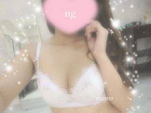 モモ 27歳