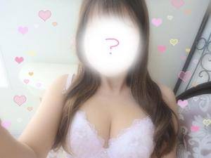 モモ 27歳