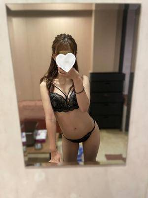 シオリ 23歳