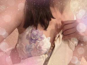 アノ 18歳