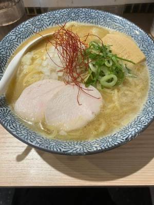 愛沢かすみ 24歳