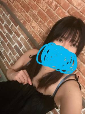 霧島　あかね 29歳