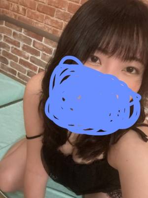霧島　あかね 29歳